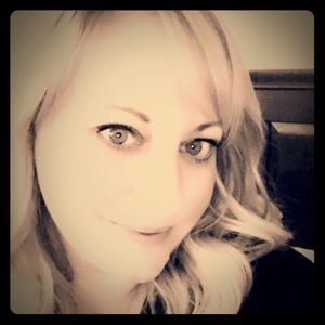 Meet your Posher, Holly